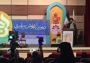 چادر نمادی از جنگ اراده ها و عفاف، اسلامیت و انسانیت است