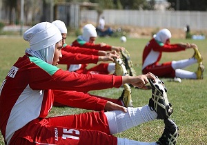 حمایت بخش خصوصی از ورزش استان/ تیم فوتبال نمین سرامیک در آستانه صعود به لیگ برتر