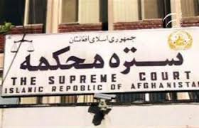 یک مهاجم زن پس از حمله به ساختمان دادگاه عالی از پای درآمد یک مهاجم زن پس از حمله به ساختمان دادگاه عالی از پای درآمد