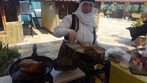 سرآشپزان گلستانی در جشنواره سفره های ایرانی فرهنگ گردشگری