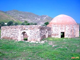 چهار طاقی که به آتشکده معروف است