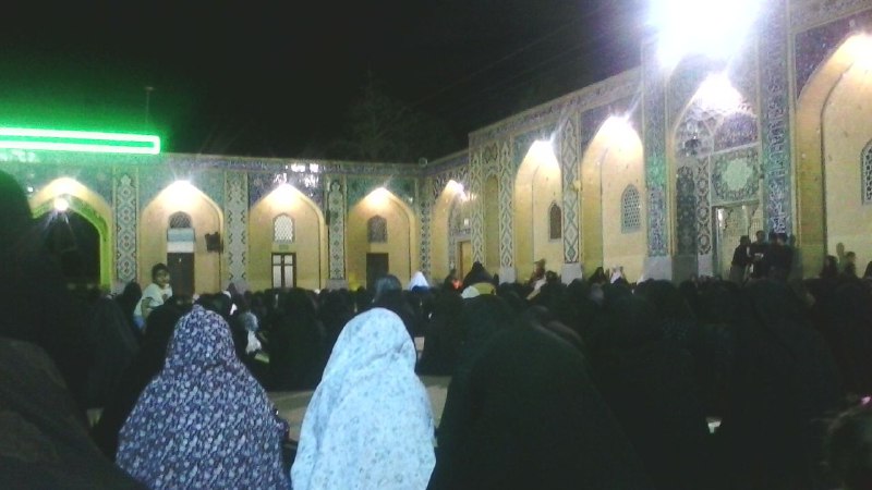 دستان دعا رو به سوی گرداننده ی تقدیر