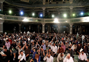 حضور مردم چهارمحال و بختیاری در آیین معنوی احیای شب قدر
