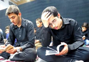 حضور چشمگیر جوانان ونوجوانان در نخستین شب قدر