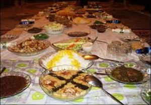 سفره‌‌های افطاری پر زرق و برق برخی ارگان ها + فیلم