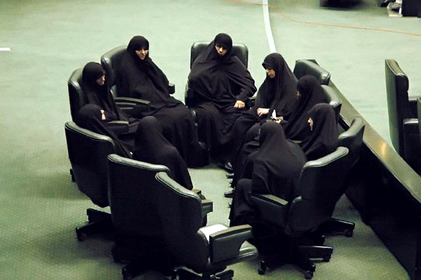 گام بلند نمایندگان زن برای احیای «کمیسیون زنان و خانواده» در بهارستان