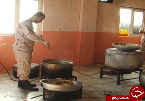 ایستاده اند تا ایران آسوده بخوابد