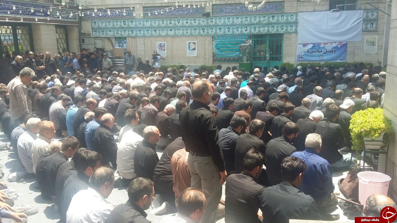 دو قدم تا احمدی نژاد/عکسبرداری ممنوع!/احمدی نژاد پیش از موعد افطار می کند! + عکس