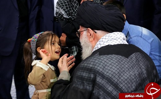 گفتگوی جالب دختر ۴ ساله شهید مدافع حرم با رهبر انقلاب + عکس