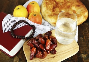 هشدار، "کم خونی" در کمین روزه داران است/ نوشیدن شربت عسل را در سحر فراموش نکنید