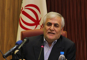 صفدر حسینی رقم حقوق دریافتی‌اش را اعلام کرد
