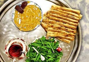 افطاری ساده در معراج الشّهداء