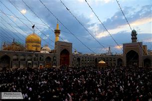 حضرت‌ صادق‌(ع) در سجایاى‌ اخلاقى‌ سرآمد روزگار بود