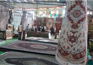 اهدای فرش گل نرجس به آستان قدس رضوی