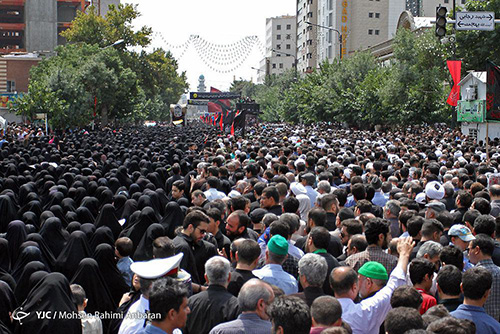 تشییع 2 شهید گمنام هشت سال دفاع مقدس در مشهد+ تصویر
