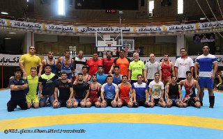 فرنگی کاران راهی مشهد مقدس می شوند