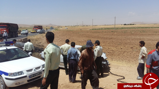 به آتش کشیدن خودروی حامل مشروبات الکلی توسط راننده + تصاویر به آتش کشیدن خودروی حامل مشروبات الکلی توسط راننده + تصاویر