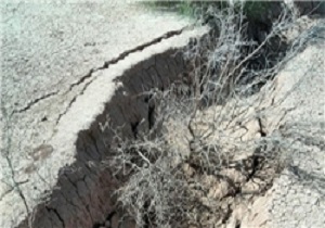 نشست زمین در یکی از خیابان‌های کرج