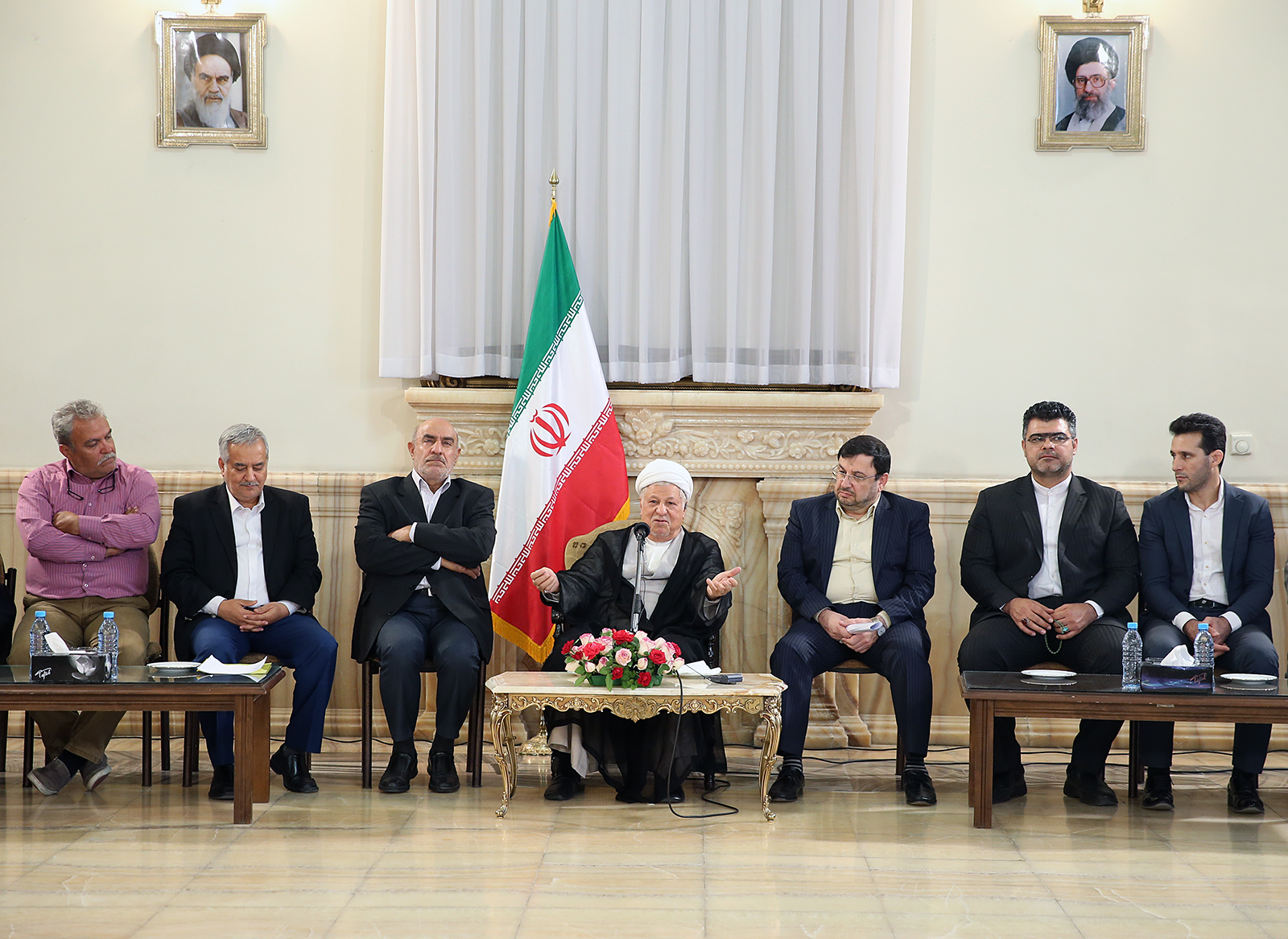 حضور کارگران در فضای سیاسی کشور، بر اساس تفکرات ناب اعتدال اسلامی است