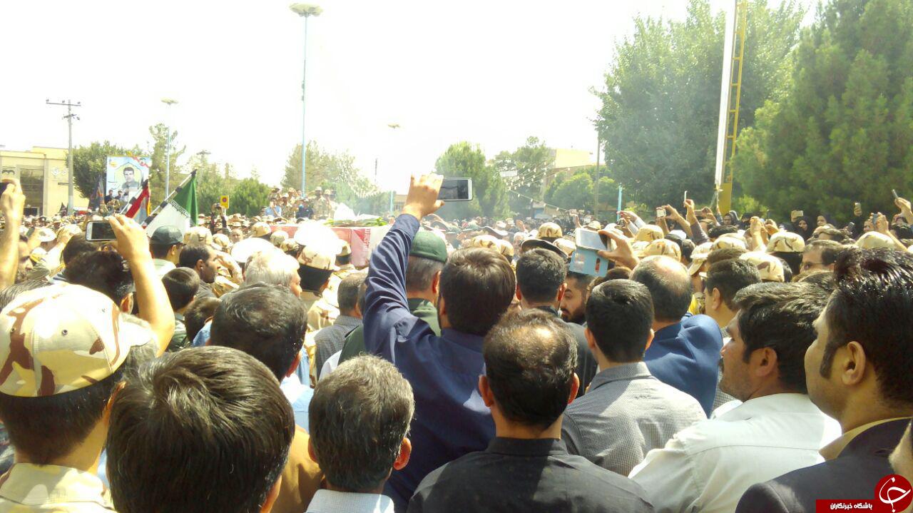 تشییع پیکر مطهر شهید مدافع حرم در شهرضا + تصاویر تشییع پیکر مطهر شهید مدافع حرم در شهرضا + تصاویر