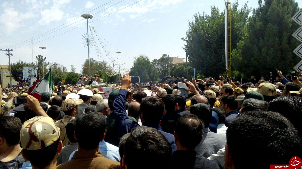 تشییع پیکر مطهر شهید مدافع حرم در شهرضا + تصاویر تشییع پیکر مطهر شهید مدافع حرم در شهرضا + تصاویر