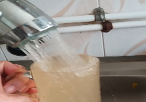 وضعیت نامناسب آب شرب میشیجان علیا + فیلم