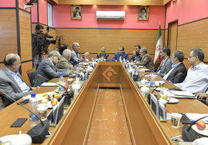 وزیر بهداشت، درمان و آموزش پزشکی در جمع مدیران سیما حاضر شد