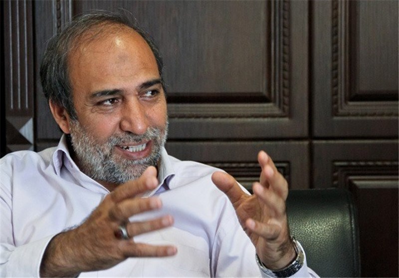 عملکرد دولت احمدی‌نژاد کاملا قابل دفاع است/ دولتمردان برای حل مشکلات گام بردارند