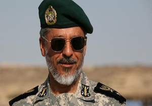 دریادار سیاری از مجتمع تحقیقاتی شهدای جهاد دانشگاهی بازدید کرد