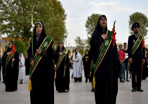 گلباران و عطر افشانی سومین حرم اهل بیت (ع)+عکس