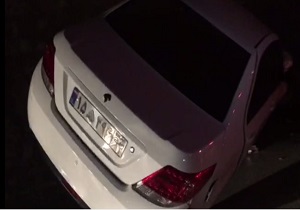 شاخ&zwnj;به&zwnj;شاخ شدن خودرو با دیوار + فیلم