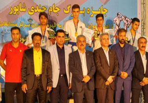 کسب 5 نشان در مسابقات کاراته جایزه بزرگ جندی شاپور