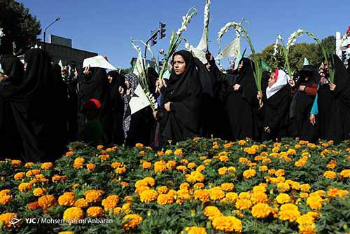 گلباران حرم مطهر رضوی در سالروز میلاد با سعادت حضرت معصومه(ص)+ تصویر