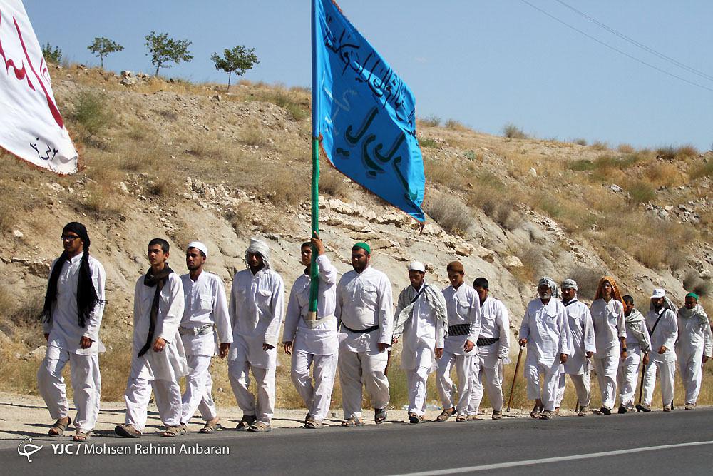 قدیمی ترین کاروان پیاده حرم رضوی در راه مشهد+ تصویر