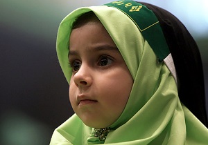آیا دختر بچه‌ها را قبل از بلوغ باید ملزم به رعایت حجاب کرد؟