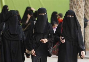 حمله به زن محجبه در برلین آلمان