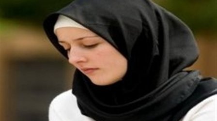 حجاب زن مسلمان آمریکایی او را از کار برکنار کرد