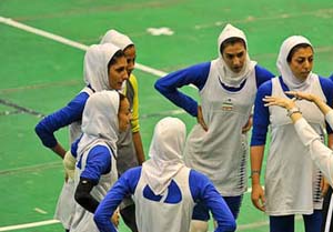 مایدا 14 بازیکن را فراخواند