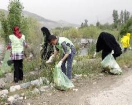 پاکسازی نمادین محیط زیست حاشیه دریاچه ارومیه