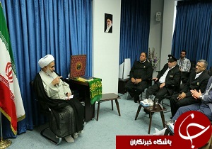 دیدار جمعی از خادمان حرم رضوی با نماینده ولی فقیه در استان
