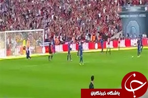 گل قهرمانی منچستر یونایتد توسط زلاتان از نگاه هواداران+فیلم