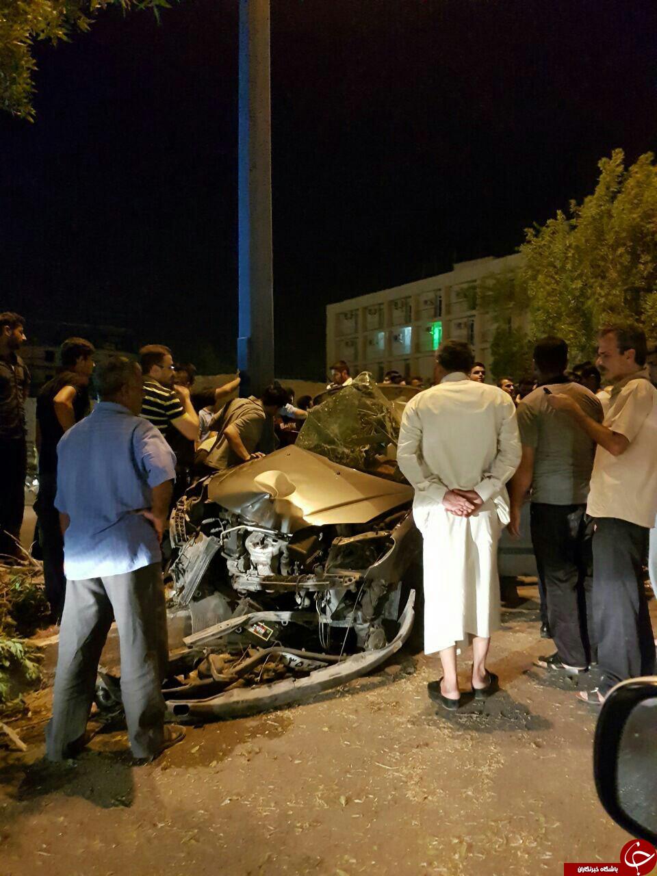 برخورد هولناک پژو با تیربرق! + تصاویر