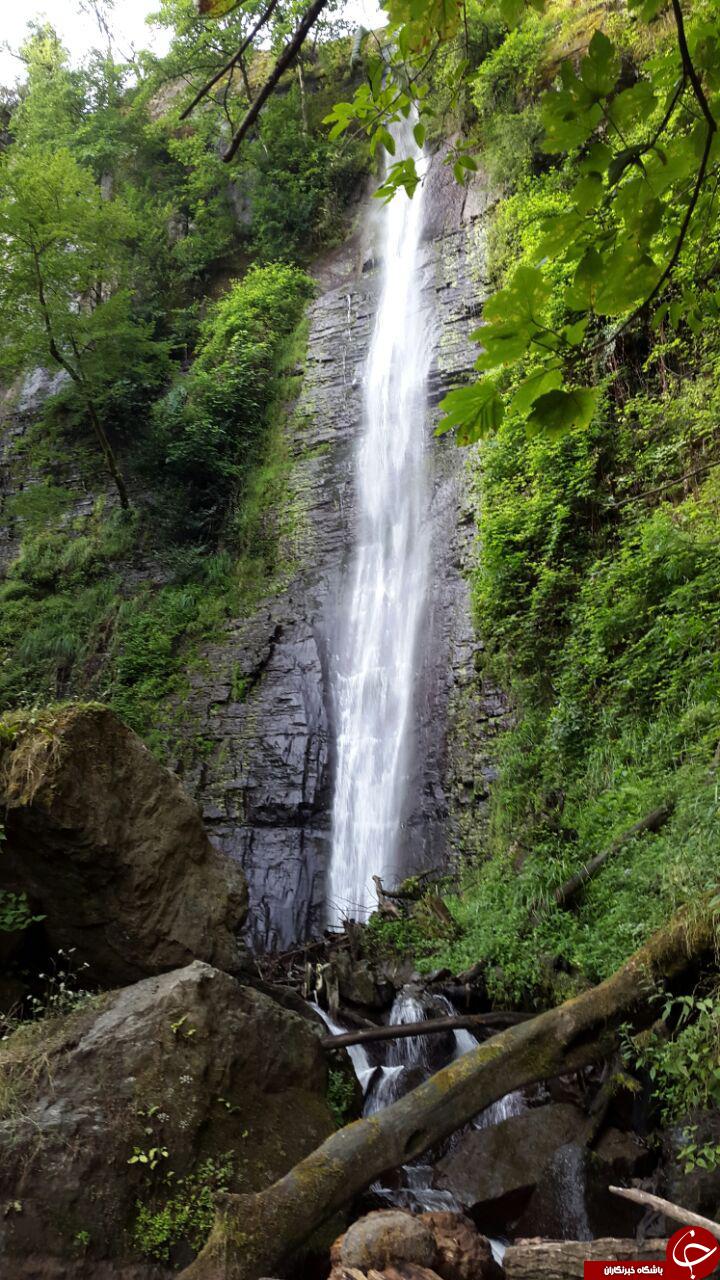 نمایی از آبشار زیبای لمیر + تصاویر