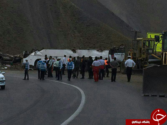 واژگونی مرگبار اتوبوس مسافربری در جاده چالوس/28 تن کشته و مجروح شدند +تصاویر