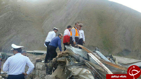 واژگونی مرگبار اتوبوس مسافربری در جاده چالوس/28 تن کشته و مجروح شدند +تصاویر