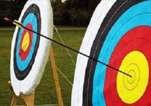 مربی قزوینی در اردوی تیر و کمان جانبازان و معلولین
