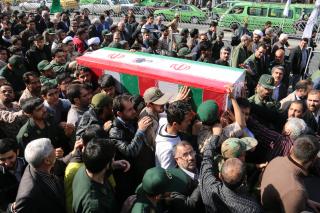 پیکرمادر دو شهید در زرند تشییع شد پیکرمادر دو شهید در زرند تشییع شد