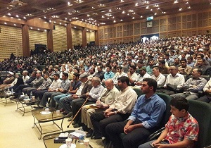 تجلیل از خانوده شهدای مدافع حرم
