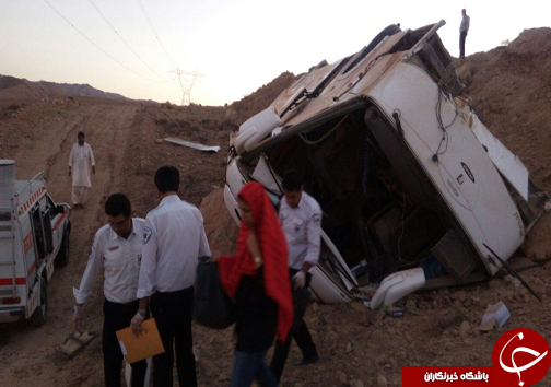 9 مصدوم بر اثر واژگونی اتوبوس درمحور قاین-بیرجند