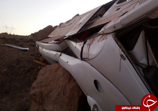 9 مصدوم بر اثر واژگونی اتوبوس درمحور قاین-بیرجند